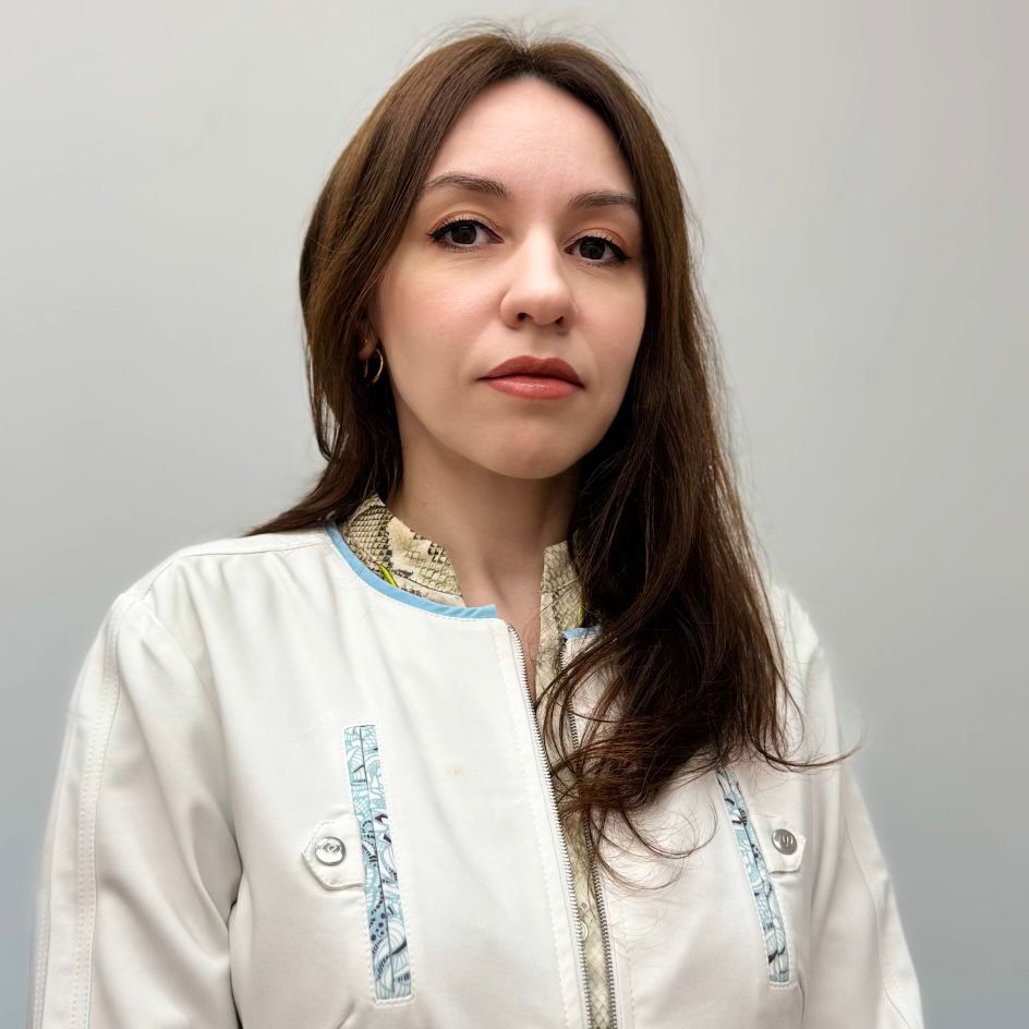 Врачи